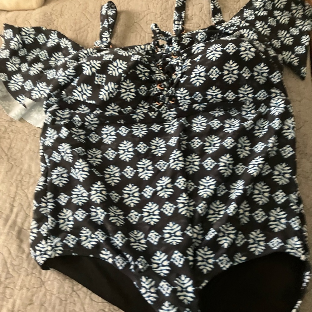 Blue and white pattern